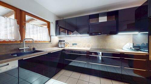 große Küche + Speisekammer - 4 Zimmer Einfamilienhaus in Berlin