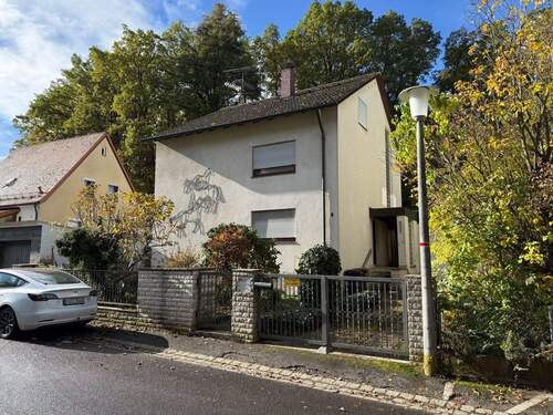 IMG_7127 - Geräumiges Einfamilienhaus im Dornröschenschlaf sucht neuen Besitzer - Ruhige Lage in Roßtal