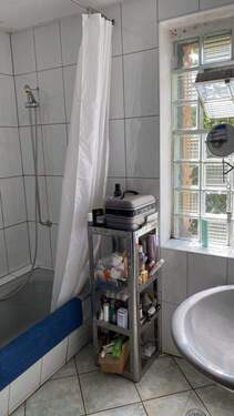 EG - Bad mit Badewanne - 