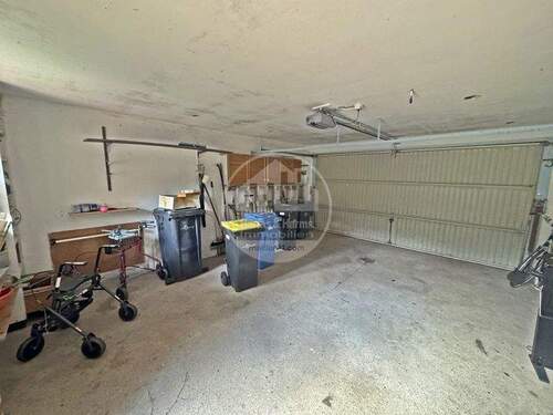 Garage - 
