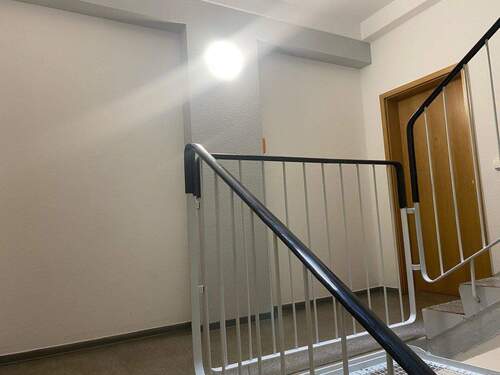 Treppenhaus - Etagenwohnung mit 66,50 m² in Halle (Saale) zur Miete