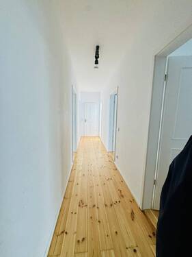 Flur - 4 Zimmer Etagenwohnung in Berlin