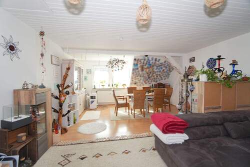 Wohnzimmer Whg 3 - Mehrfamilienhaus, Wohnhaus mit 291,00 m² in Adelsdorf zum Kaufen