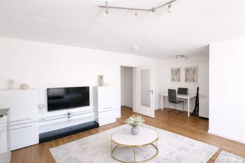 Wohnzimmer Bild 2 - 2 Zimmer Etagenwohnung in Köln