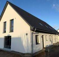 ...Neubau Erstbezug! Attraktives und modernes Reihenhaus mit S- W Terrasse und zwei Stellplätzen - Schwarzenbek