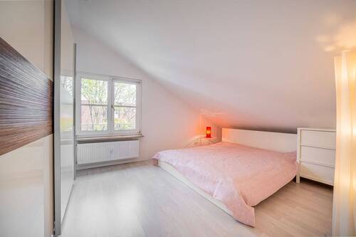 Schlafzimmer - Etagenwohnung mit 77,00 m&sup2; in München zum Kaufen