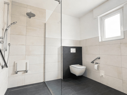 modernisiertes Bad im Erdgeschoss - 