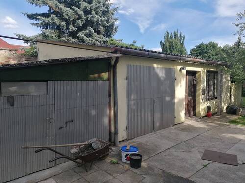  Garage + Nebengebäude - 