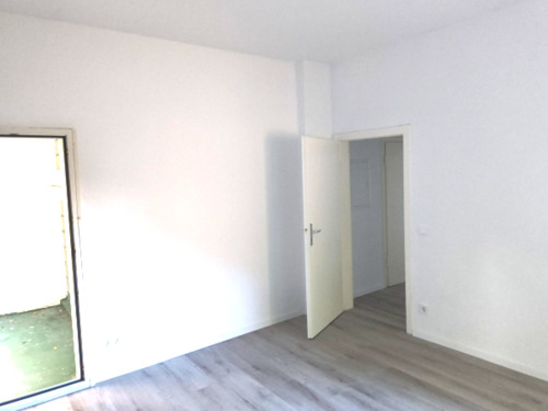 Wohnzimmer - Attraktive 1-Zimmer-Wohnung mit Balkon!