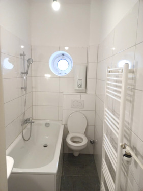 Bad - Etagenwohnung mit 31,80 m² in Duisburg zur Miete