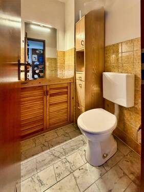 Separate Toilette - 