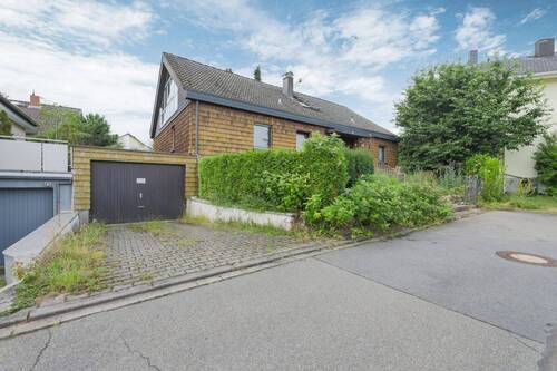 Straßenansicht - Einfamilienhaus mit 180,00 m² in Neuhausen zum Kaufen