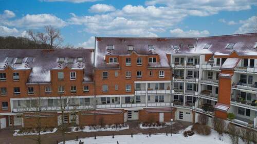 Vorderansicht - Gepflegte Zwei-Zimmer-Wohnung mit Tiefgarage und Balkon in begehrter Lage von Bremen Burg-Grambke