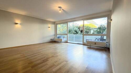 Wohn-/ Essbereich Ansicht I - 3 Zimmer Etagenwohnung in Frankfurt am Main