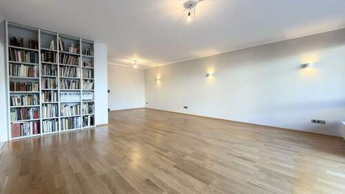 Wohn-/ Essbereich Ansicht III - 