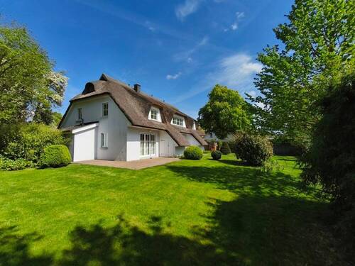Hausansicht - Etagenwohnung mit 48,00 m² in Putbus zum Kaufen