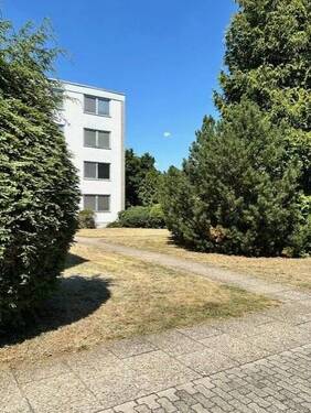 Ansicht - Zeitlos gut – 4-Zimmer-Wohnung im gepflegten 60er-Bau in Nürnberg-Laufamholz