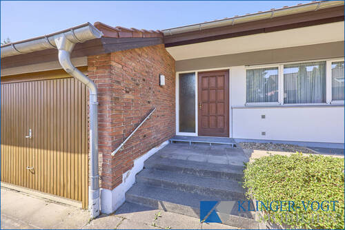 Hauseingang - 4 Zimmer Bungalow zum Kaufen in Limburgerhof