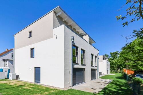 Hausansicht - 5 Zimmer Doppelhaushälfte zum Kaufen in Berlin