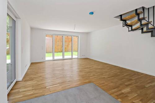 Wohnzimmer - 5 Zimmer Doppelhaushälfte in Berlin