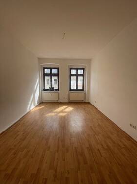 Wohnzimmer - 3 RWE mit Balkon sucht neue Mieter