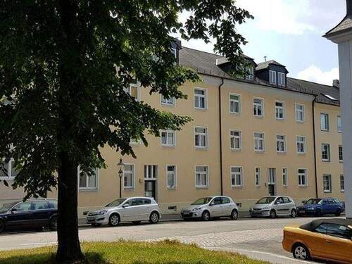 Froebelstr.3-u-5 - ++Gut vermietete 3 Zimmer Whg ++EBK++Balkon ins Grüne++Garten++Bad mit Fenster und Handtuchheizkörper