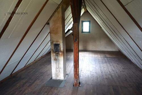 Unausgebaute Bühne - 