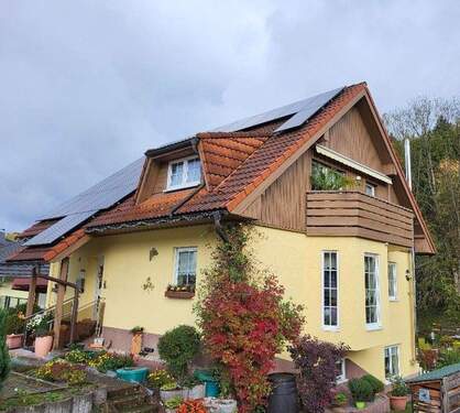 Südbalkon / Prefa-Giebelverkl. - 8 Zimmer Einfamilienhaus in Zella-Mehlis