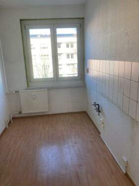 Küche mit Fliesenspiegel - Etagenwohnung mit 68,00 m&sup2; in Görlitz zur Miete