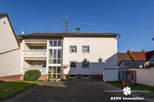 Titelbild - BERK Immobilien - Großzügiges Zweifamilienhaus mit Potenzial für Ausbau & Mehrgenerationenwohnen