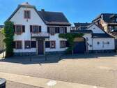 Ansicht von der Straße - Exklusives Wohndomizil & Repräsentativer Standort
