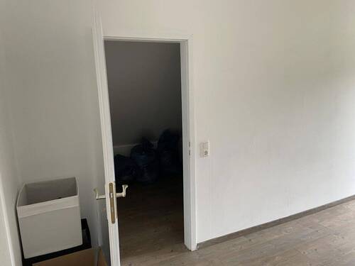 Zugang Kleiderzimmer - 