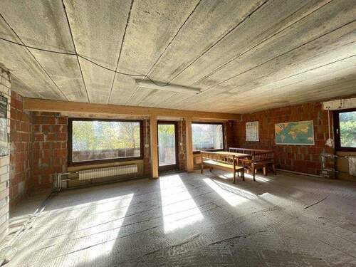 Wohn-/Essbereich - 7 Zimmer Einfamilienhaus zum Kaufen in Obermichelbach