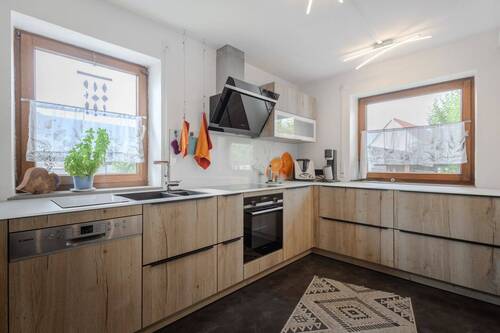 Hochwertige und moderne EBK - im Preis enthalten - 