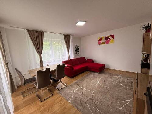 Wohnzimmer - Helle und gepflegte 3-Zimmer-Wohnung mit Balkon zum Wohlfühlen