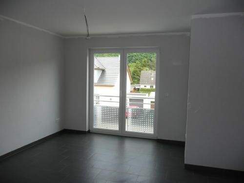 Bild 5 - 2 ZBK DG Wohnung + Balkon + Stellplatz in Konz Könen, Niedrigenergiehaus ca. 72 m² Wfl