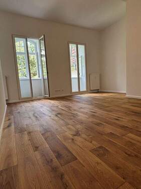 Wohnzimmer, Waldseite, Osten - 