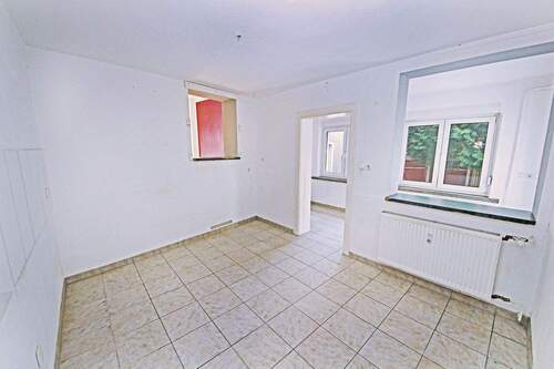 Küche im EG - 6 Zimmer Mehrfamilienhaus, Wohnhaus in Dessau-Roßlau