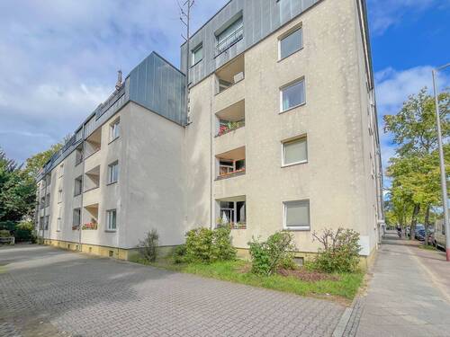 Haus - 2 Zimmer Etagenwohnung zum Kaufen in Berlin / Hakenfelde