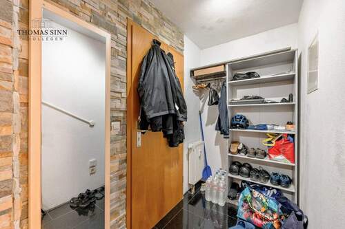 Eingangsbereich/Garderobe - 1 Zimmer Etagenwohnung in Brackenheim