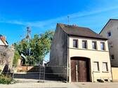 Strassenansicht 01 - 8 Zimmer Mehrfamilienhaus, Wohnhaus zum Kaufen in Schönebeck (Elbe)