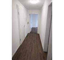 Helle 2-Zimmer-Wohnung mit großem Balkon, Küche, Privatparkplatz - Neunkirchen am Sand