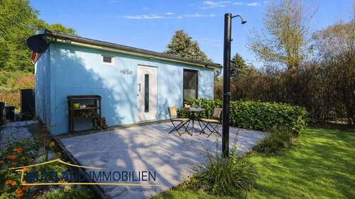 Terrassenansicht - KI-generiertes Sommerfeeling :-) - 