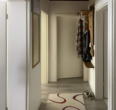 Flur - 1 Zimmer Mehrfamilienhaus, Wohnhaus in Duisburg