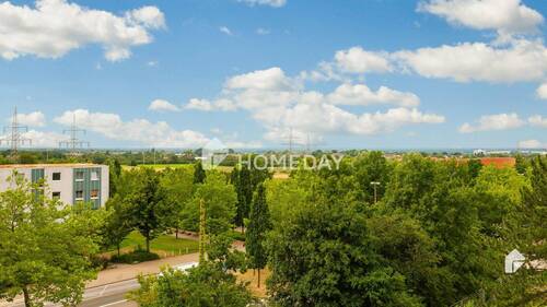 Ausblick - Bezugsfreie 3-Zimmer-Wohnung mit EBK und tollem Ausblick von der Loggia