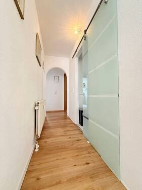 ...mit schönen Elementen - 4 Zimmer Etagenwohnung zum Kaufen in Sindelfingen