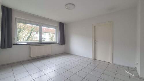 Wohnzimmer - 2 Zimmer Etagenwohnung zum Kaufen in Hilden