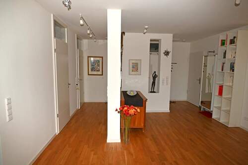 Diele - Etagenwohnung mit 95,30 m&sup2; in Donzdorf zur Miete