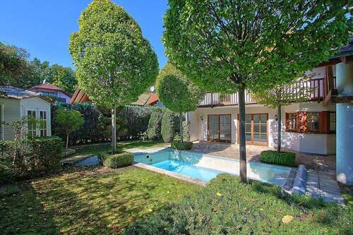 Garten und Pool - 5 Zimmer Einfamilienhaus in Baldham