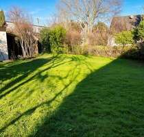 Großes Grundstück - ideal für Neubau oder umfassende Sanierung - Königsbrunn